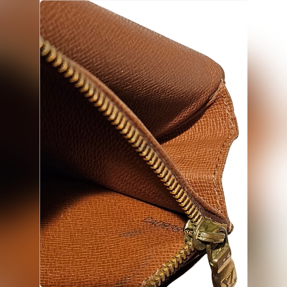 Authentic Louis Vuitton Monogram Wallet 🔥 - Picture 7 of 10